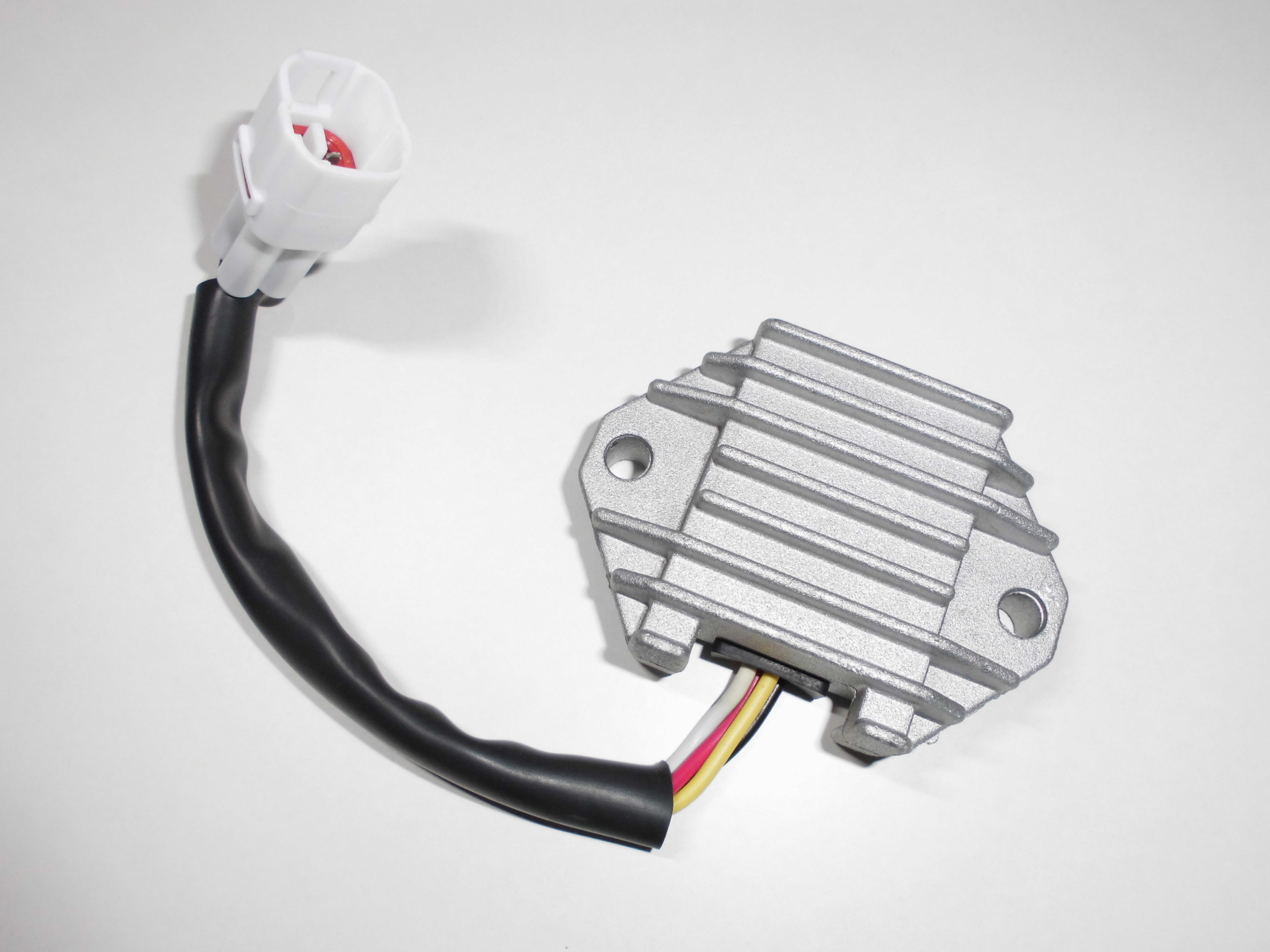 Yamaha YZ 450 F 2004-2009 regulátor dobíjení